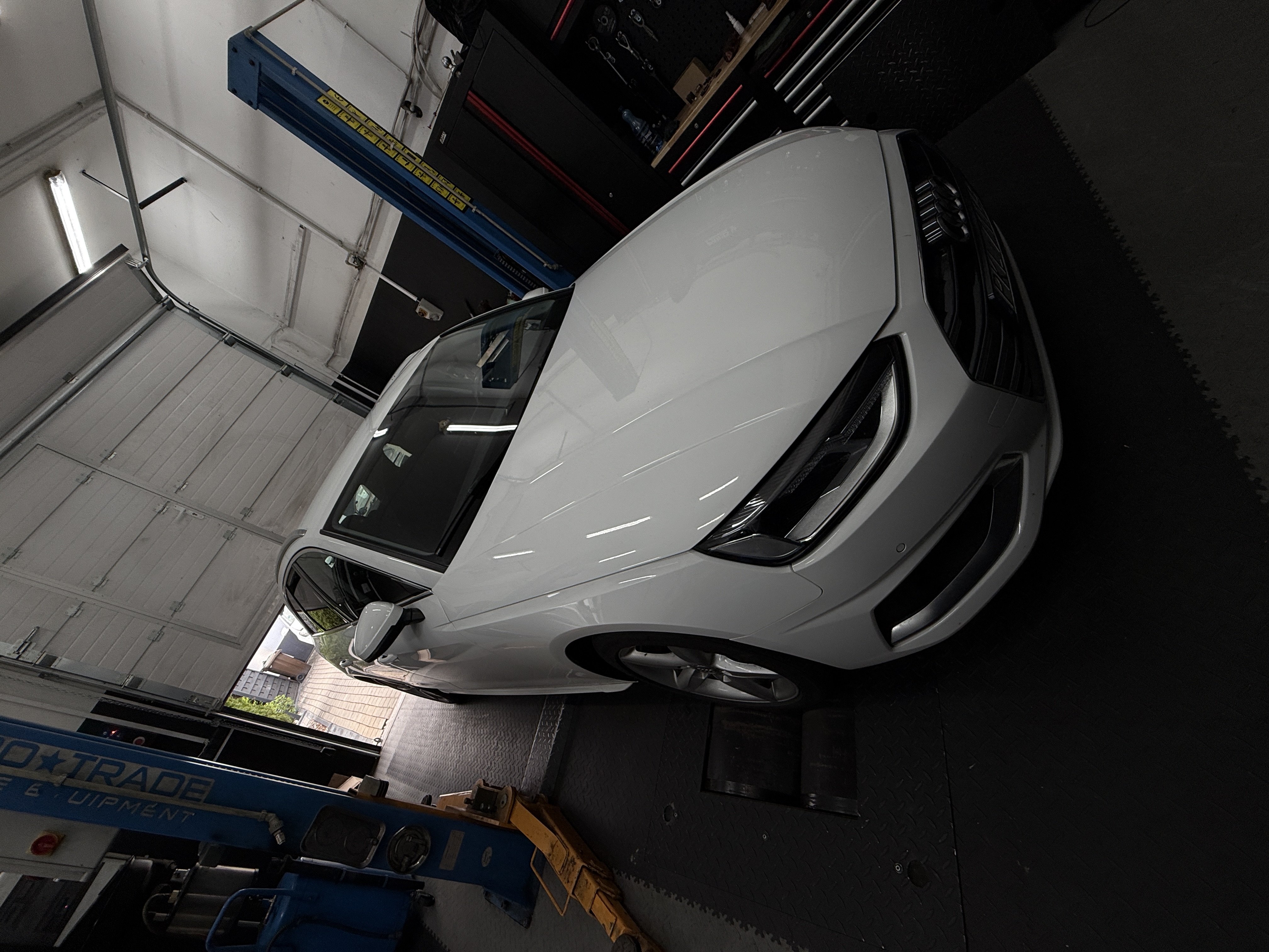 AUDI A4 B9