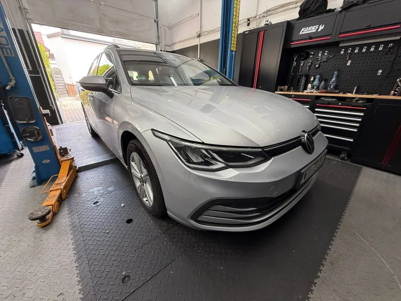 VW Golf 8 2.0 TDI 115 KM